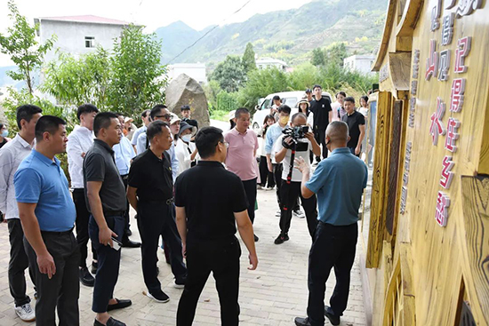 13 振興茶產(chǎn)業(yè) 媒體來(lái)助力  廈門市安溪商會(huì)組織媒體記者走進(jìn)安溪茶鄉(xiāng)1086.png